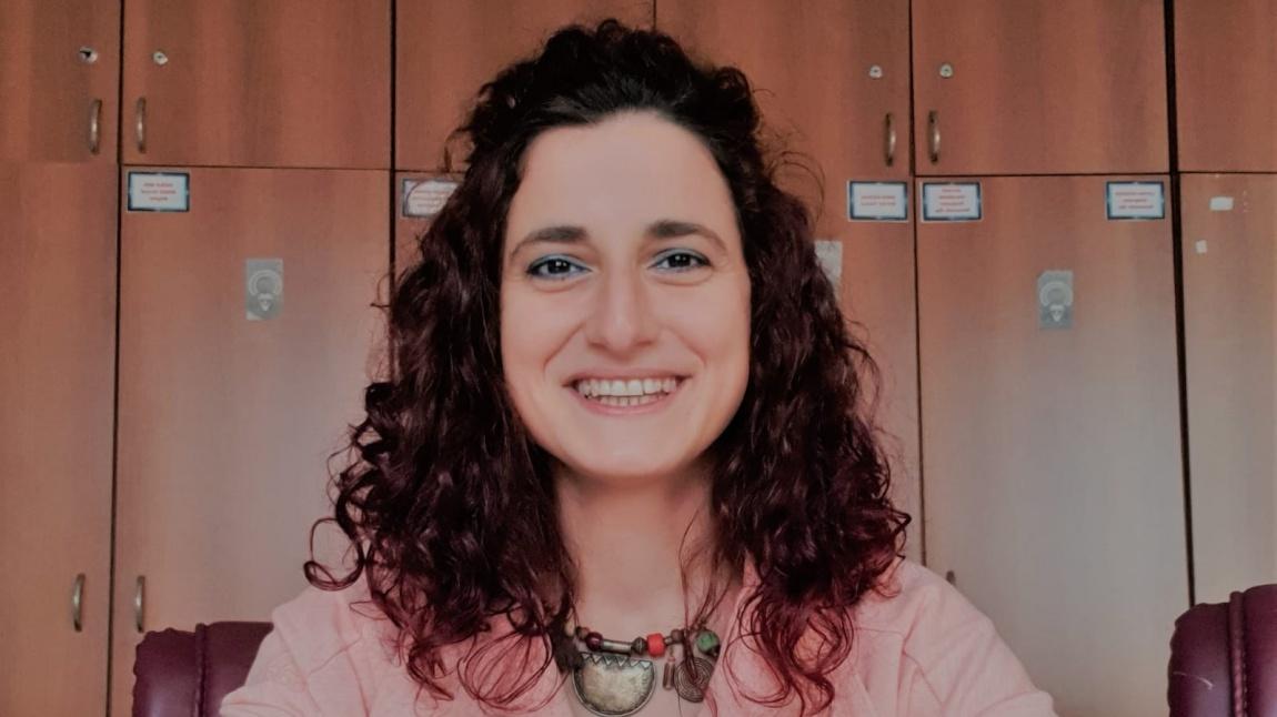 Ceyda Düzgün  - Matematik Öğretmeni